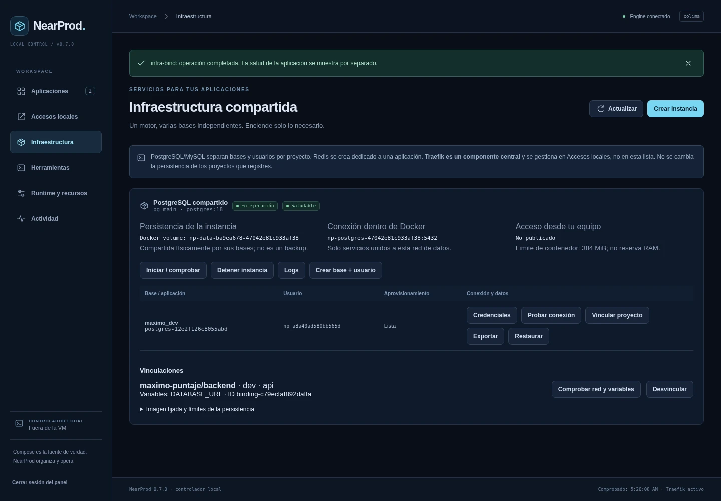 Panel real de infraestructura: instancia PostgreSQL, persistencia, base, usuario y vinculación a una aplicación.